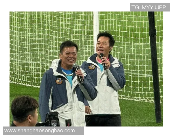 足球明星装扮大解析 揭秘球场外的时尚风采与个性魅力